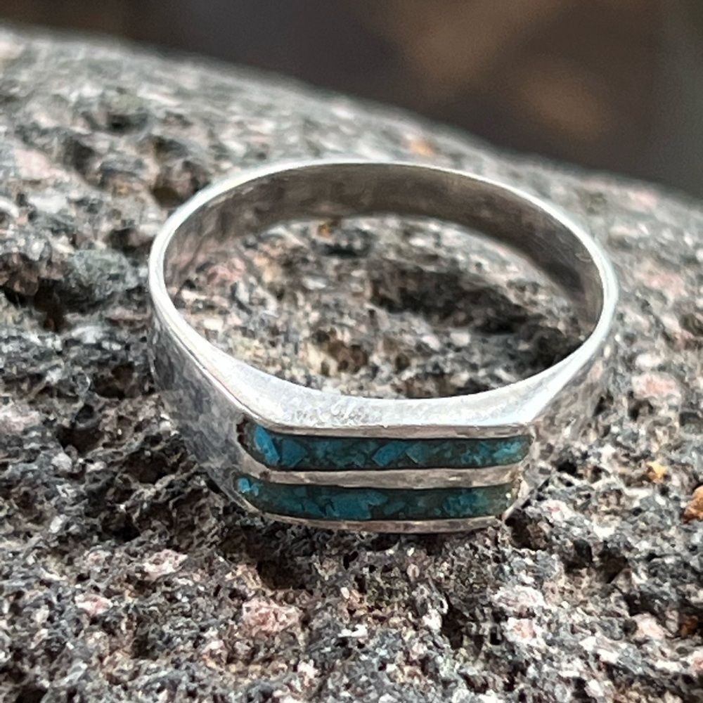 Vintage Old Pawn Sterling Silver & Turquoise Inlay Ring